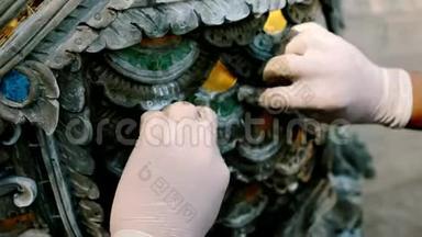 泰国泥陶雕塑艺术创作的陶艺家